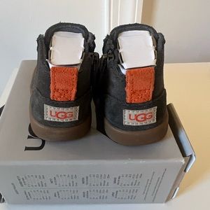 NWT Baby Uggs Black Gray Orange Kristjan UGG Size 0/1 XS 0-6 New